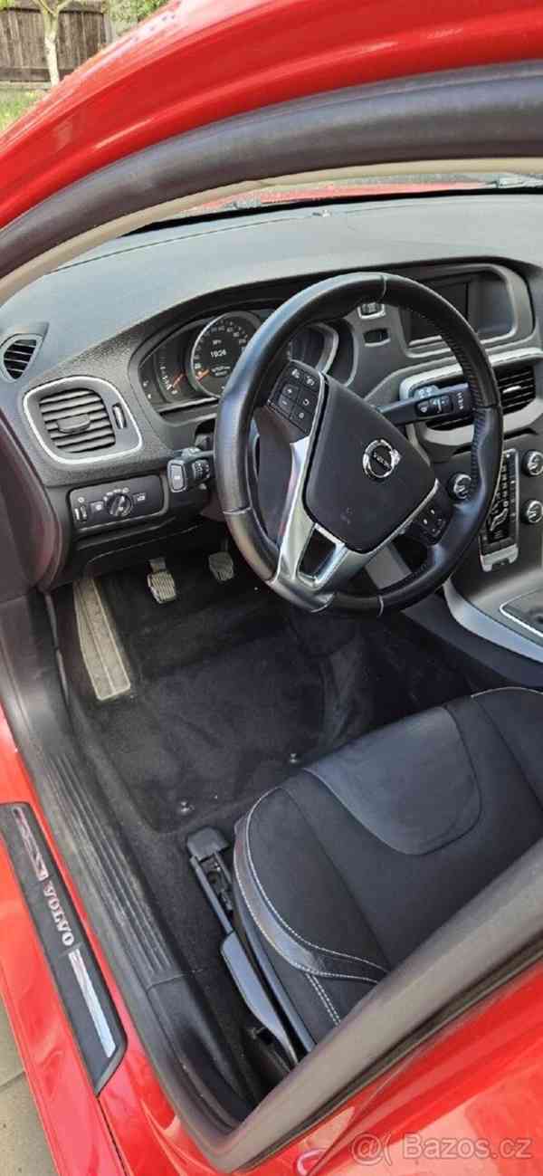 Volvo V40 D2 - foto 9
