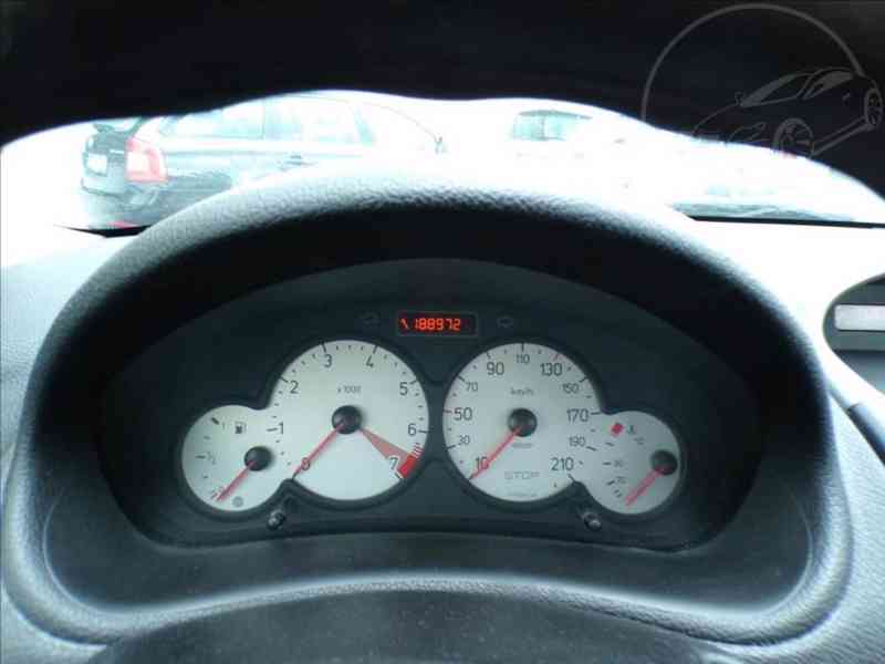 Peugeot 206 1,4 16V - foto 6