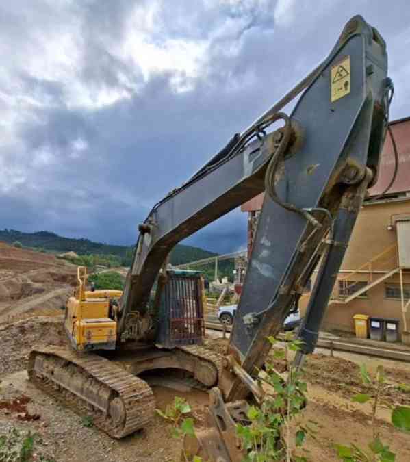 24.3t bagr Volvo EC240 pásák rypadlo - foto 3