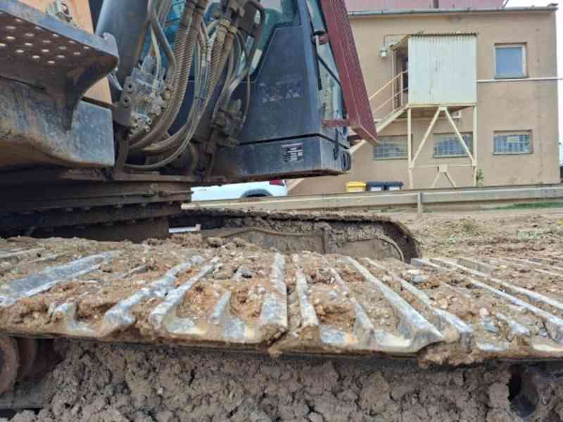 24.3t bagr Volvo EC240 pásák rypadlo - foto 9