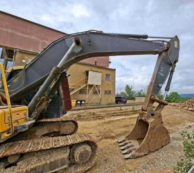 24.3t bagr Volvo EC240 pásák rypadlo - foto 5