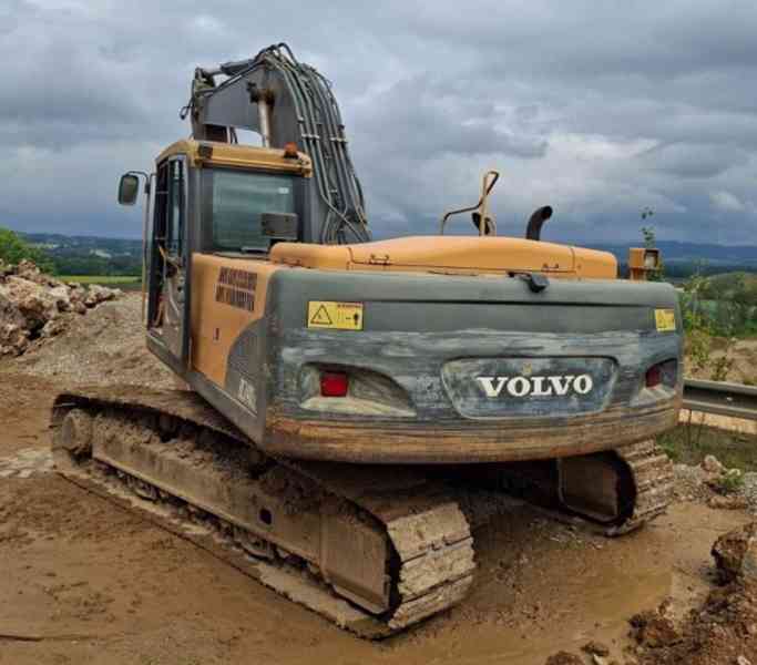 24.3t bagr Volvo EC240 pásák rypadlo - foto 4