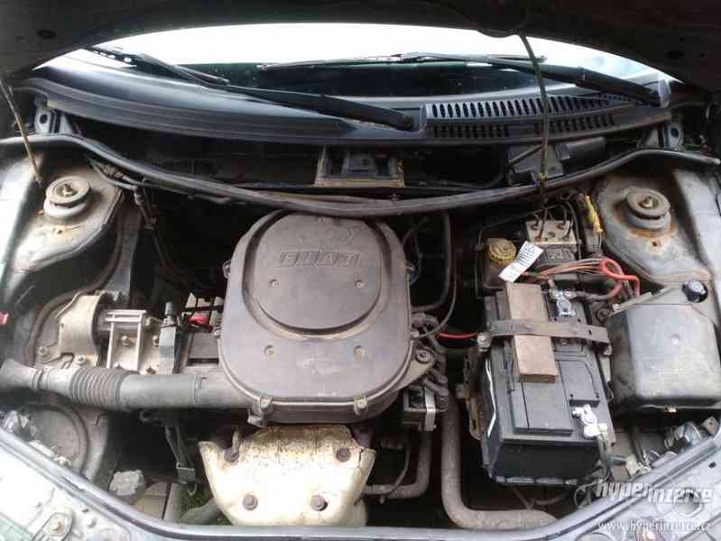Prodám FIAT PUNTO II 1.2 8V  r.v. 2000 - foto 6