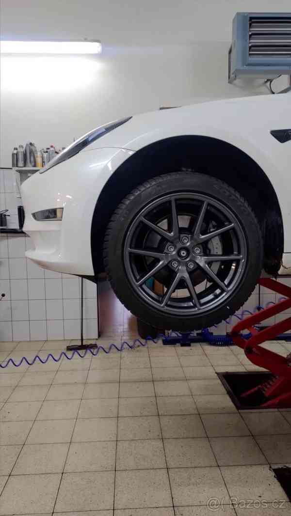 Tesla Model 3 LR 4x4, 62tis km, PLNÝ refresh - foto 4