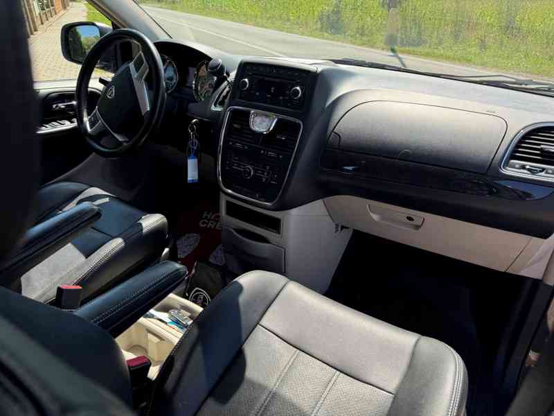 Lancia Voyager Gold 3.6 RT EU TACHO 156t 2012 - foto 12