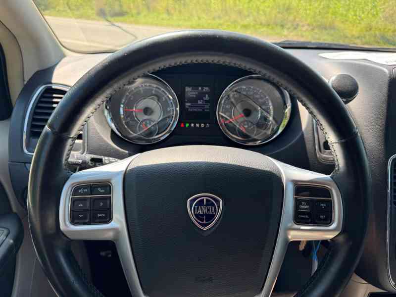 Lancia Voyager Gold 3.6 RT EU TACHO 156t 2012 - foto 19