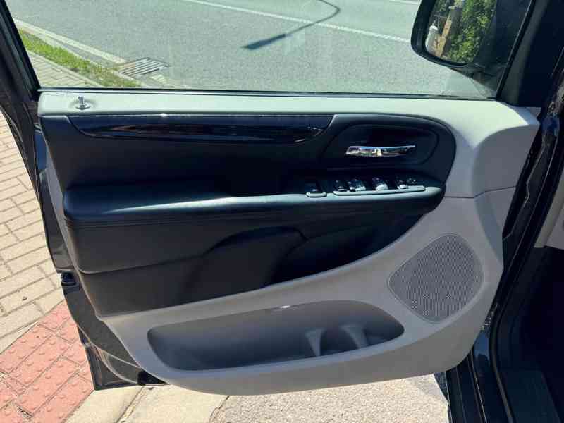 Lancia Voyager Gold 3.6 RT EU TACHO 156t 2012 - foto 17