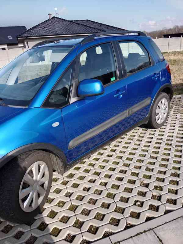 SUZUKI SX4 1,6 - ojeté - foto 2