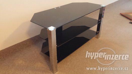 Černý skleněný TV stolek - foto 3