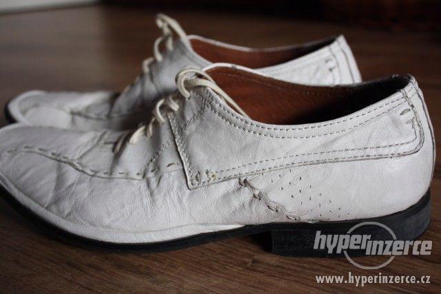 Elegantní kožené boty Baťa - foto 8