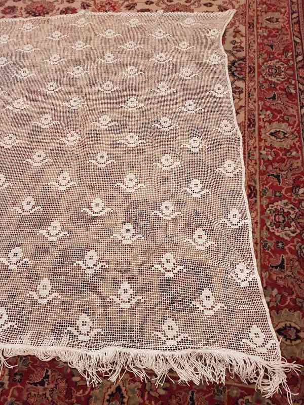 Starožitné ručně háčkované záclony č. 3 a č. 4 - foto 3