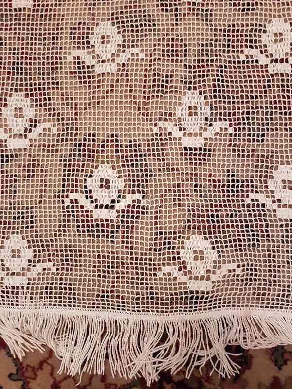 Starožitné ručně háčkované záclony č. 3 a č. 4 - foto 5