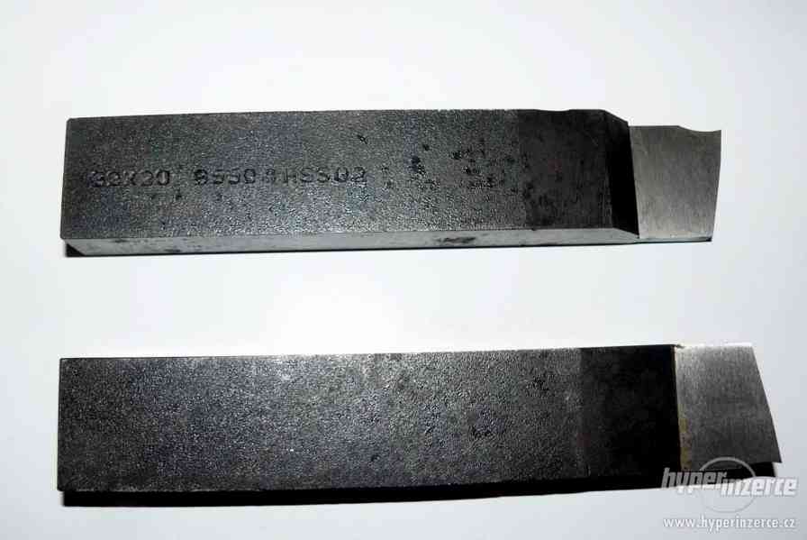 Nůž soustruž. z RO kovaný ZAPICHOVACÍ PRAVÝ(NOVÝ) HSS - foto 1