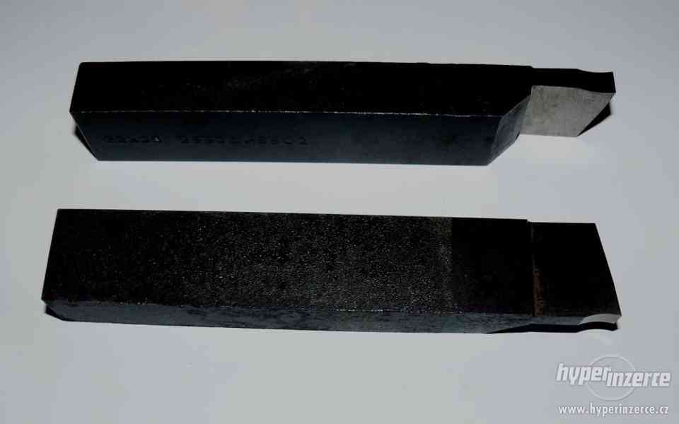 Nůž soustruž. z RO kovaný ZAPICHOVACÍ PRAVÝ(NOVÝ) HSS - foto 5