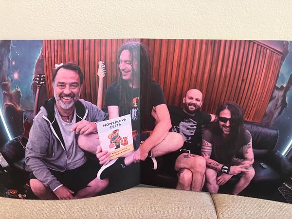 Kurtizány z 25. Avenue – Honzíkova cesta  (LP - Limitka) - foto 6