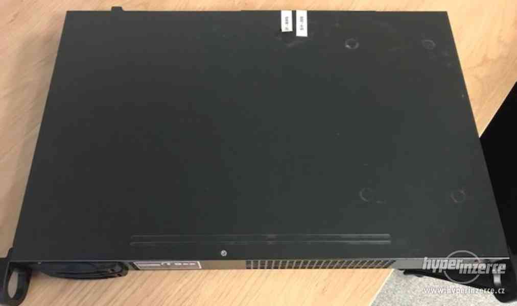 Server SUPERMICRO