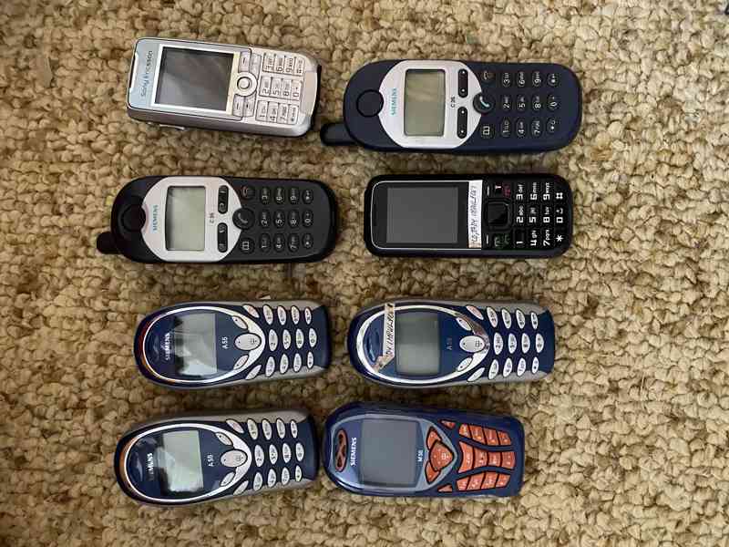 Mobilní telefony různé - foto 1