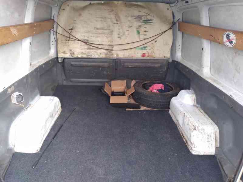 SEAT INCA 1.9 SDI 47kW ČR - foto 18