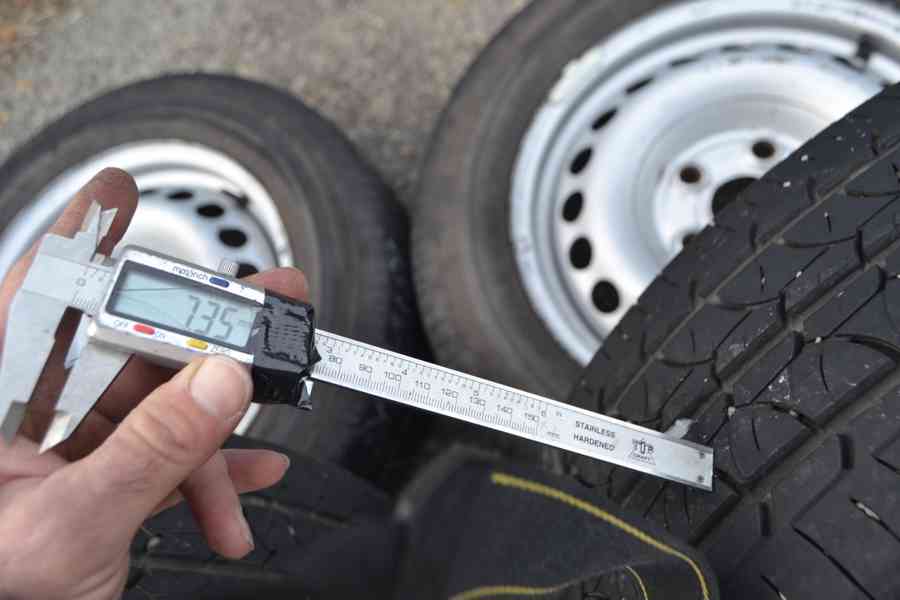 VW T5,T6 (6.1) - Sada pěkných letních kol 205/65R16C zánovní - foto 14