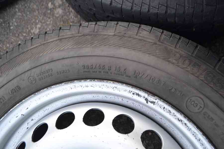 VW T5,T6 (6.1) - Sada pěkných letních kol 205/65R16C zánovní - foto 6