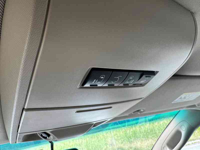 Chrysler Town & Country 3.6 LPG DVD START DO 2014 - foto 19