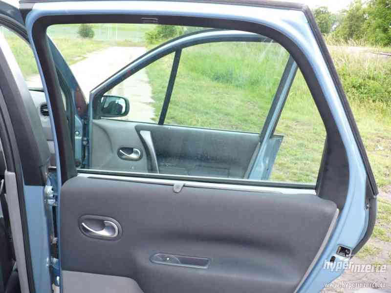 RENAULT GRAND SCENIC 1,9DCi 88kW Luxe Dynamique 7míst - foto 10