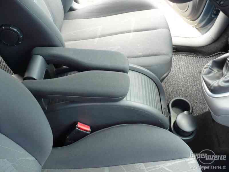 RENAULT GRAND SCENIC 1,9DCi 88kW Luxe Dynamique 7míst - foto 17