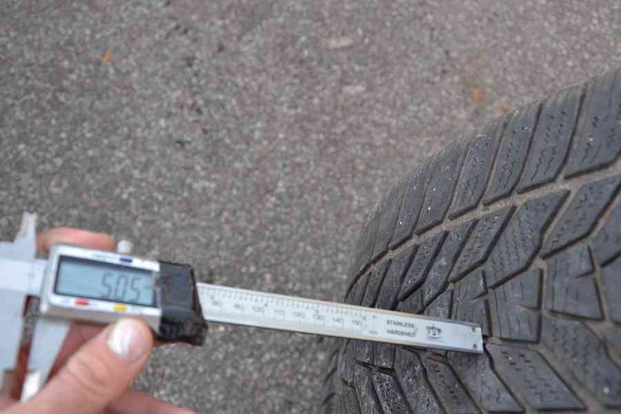2ks zimní pneu Hankook 285/45/20 112V - foto 4