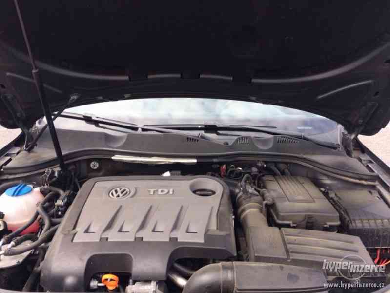 Prodám VW Passat b7 2.0 TDI Černá barva r.v 2011 - foto 4