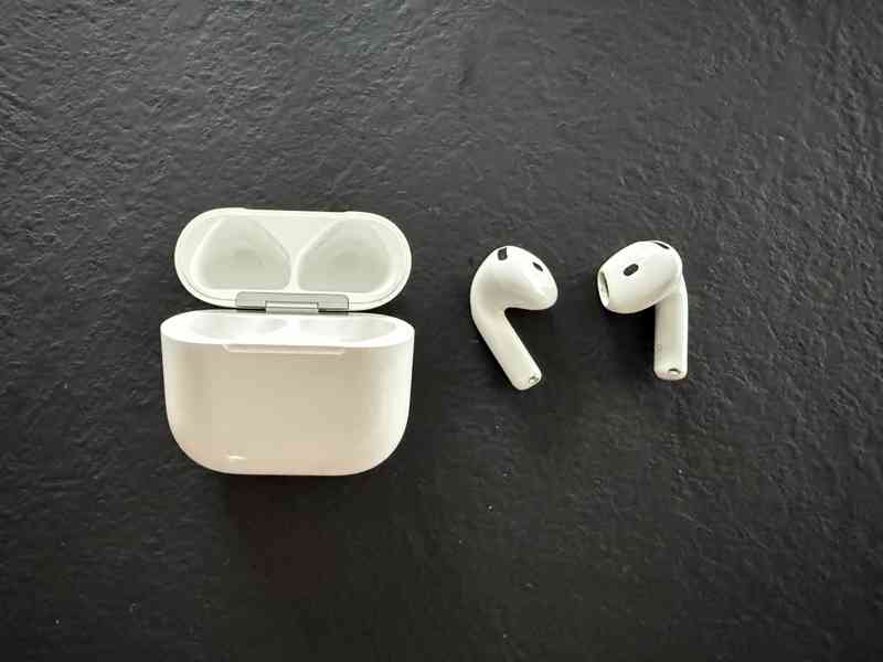 Apple AirPods Pro (2. generace) s MagSafe pouzdrem (USB-C) - foto 2