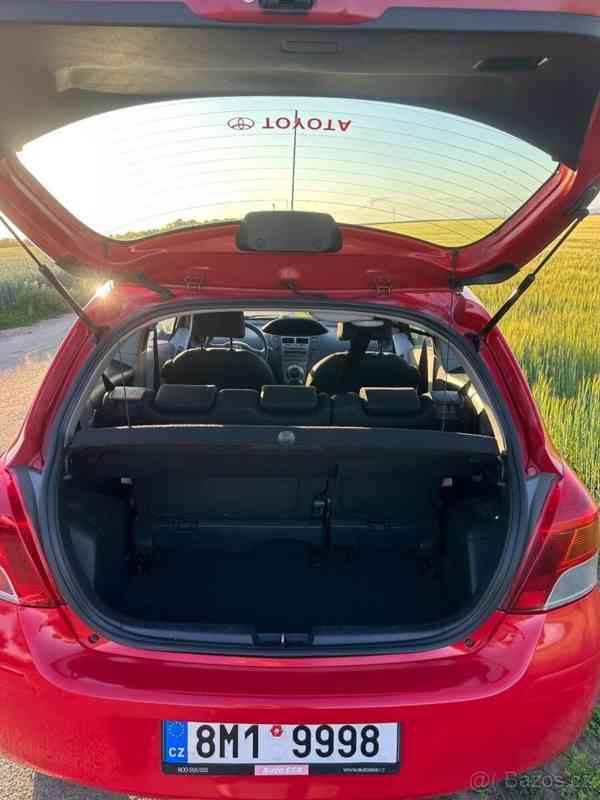 Toyota Yaris 1,0   120 tis. km, ideální první aut - foto 18