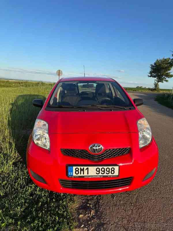 Toyota Yaris 1,0   120 tis. km, ideální první aut - foto 4