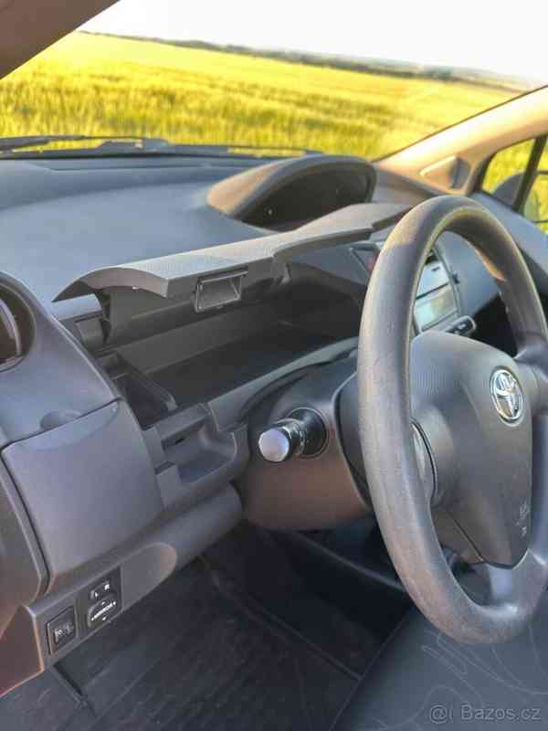 Toyota Yaris 1,0   120 tis. km, ideální první aut - foto 10