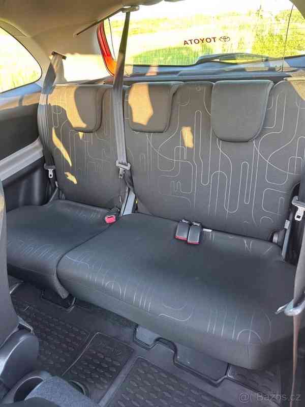 Toyota Yaris 1,0   120 tis. km, ideální první aut - foto 17