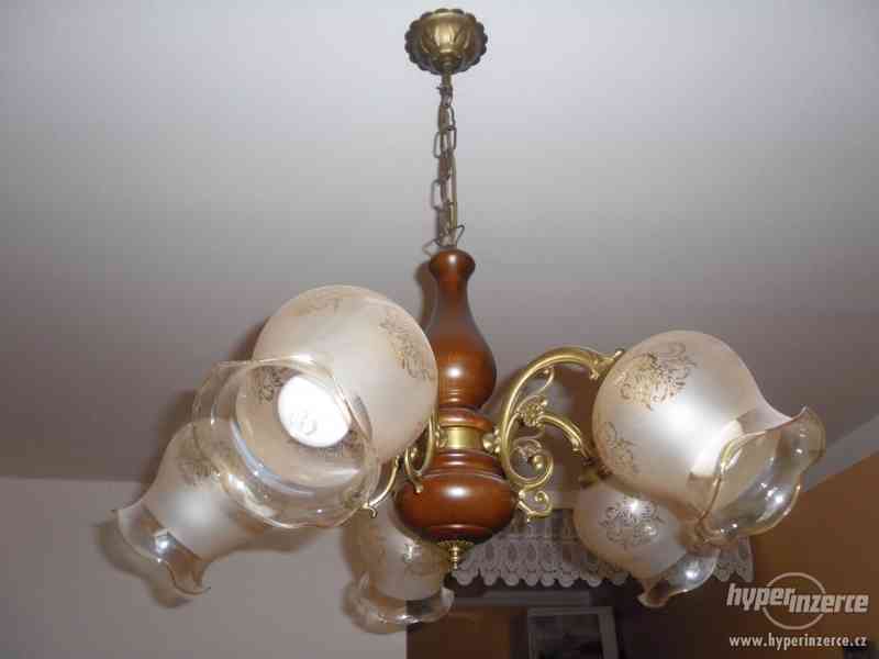 Lustr včetně nástěnné lampy - foto 1