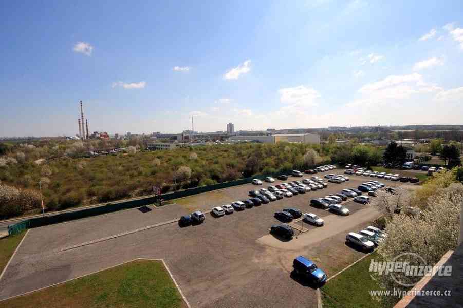 Kancelářské prostory 65,6m2, parkovací stání, Praha Malešice - foto 3