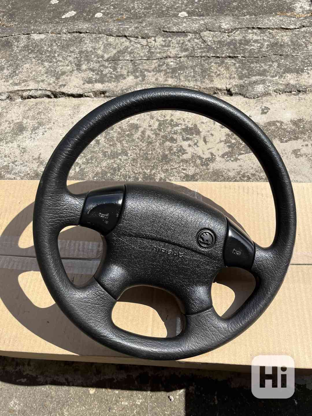 FELICIA set 2x Airbag + pěkný čtyřramenný volant - foto 1