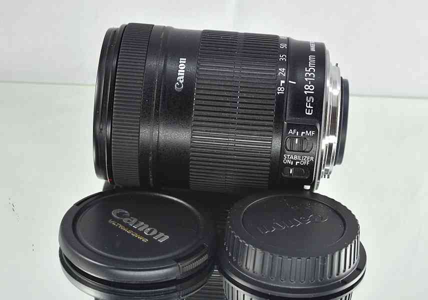 Canon EF-S 18-135mm f/3.5-5,6 IS *APS-C formát* - foto 3