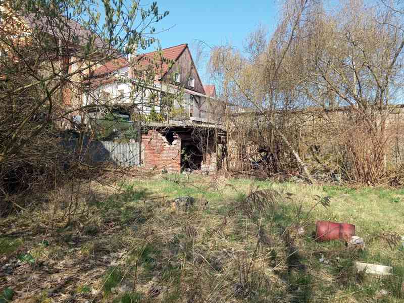 Prodej pozemků o celkové výměře 1401m2 s budovou ve Cvikově - foto 7