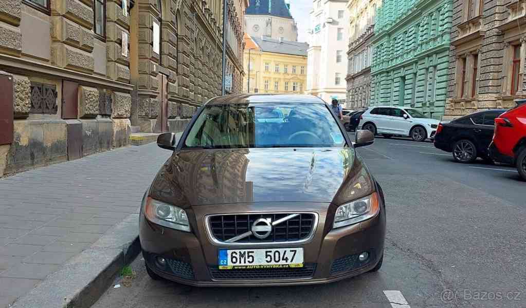 Volvo V70 2,4   D5, 2013, po STK - foto 1