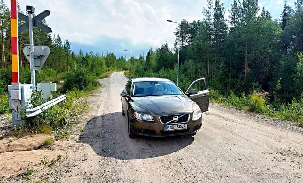 Volvo V70 2,4   D5, 2013, po STK - foto 11