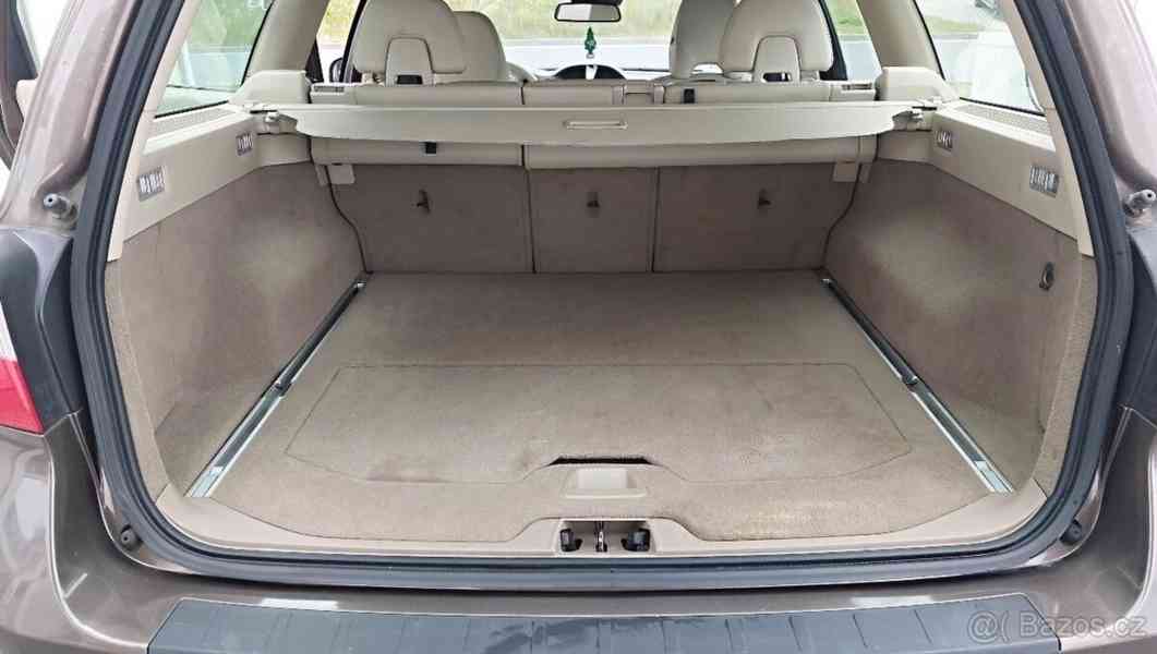 Volvo V70 2,4   D5, 2013, po STK - foto 6