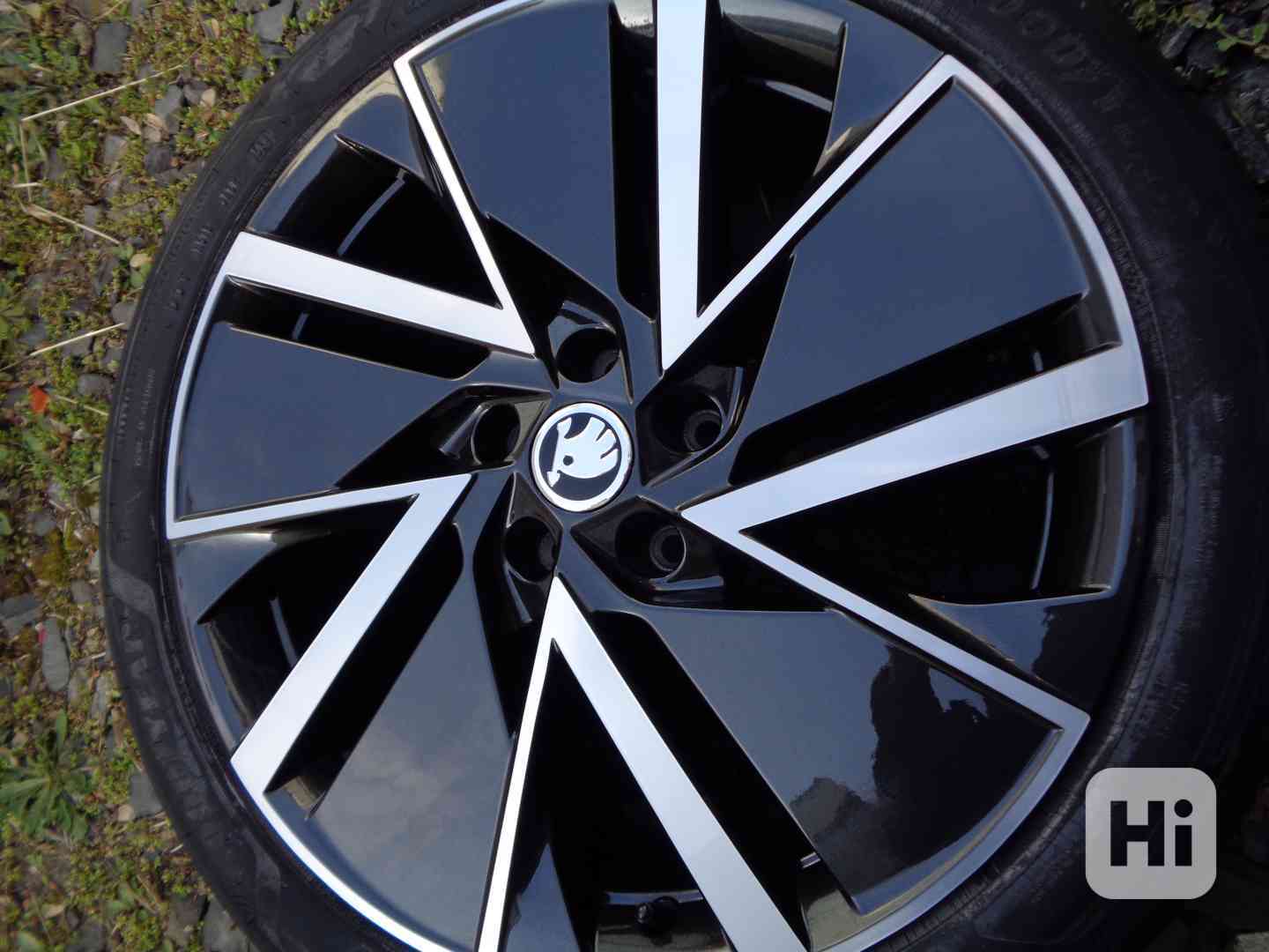 Škoda Superb Vega Aero r19 úplně nová alu kola - foto 1