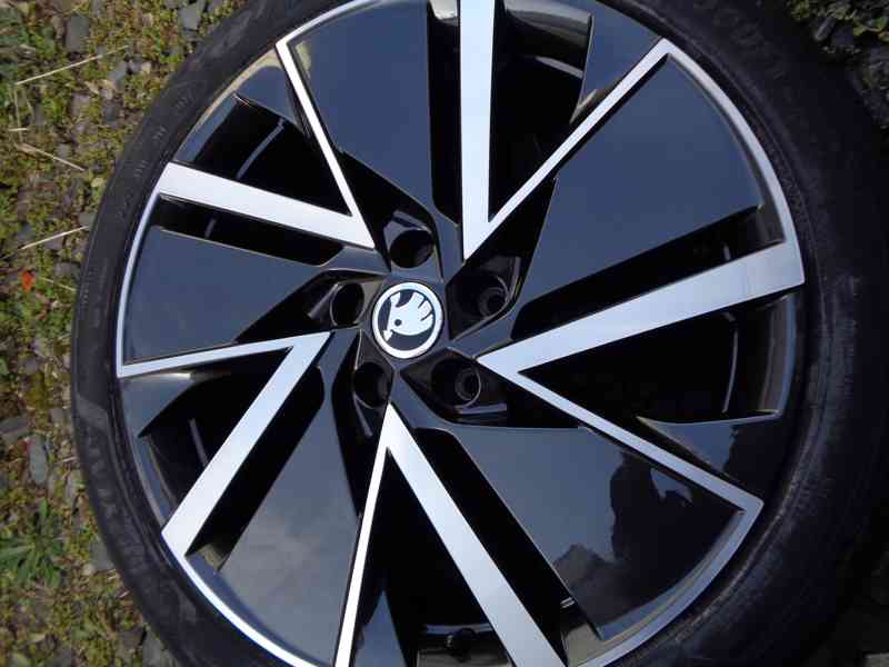 Škoda Superb Vega Aero r19 úplně nová alu kola