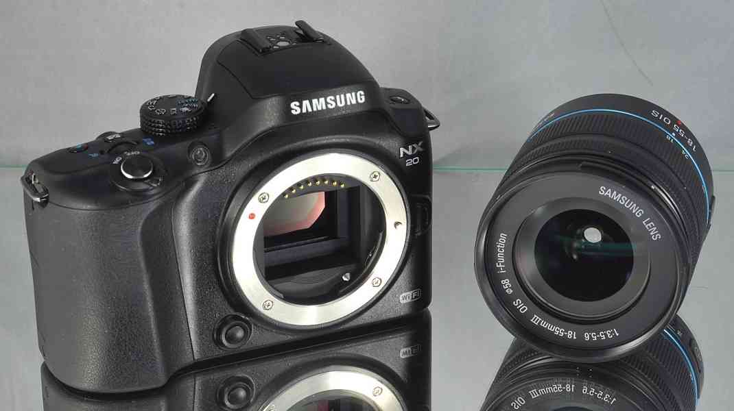 Samsung NX20 + NX 18-55mm  20,3 Mpix*Full HDV*Wi-Fi - foto 4