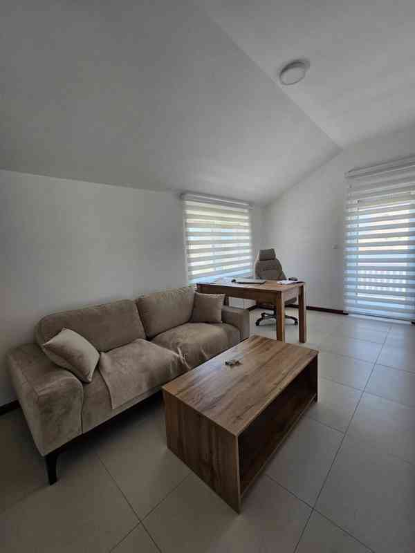 Moderní novostavba v Bačské Palance – ihned k nastěhování - foto 11