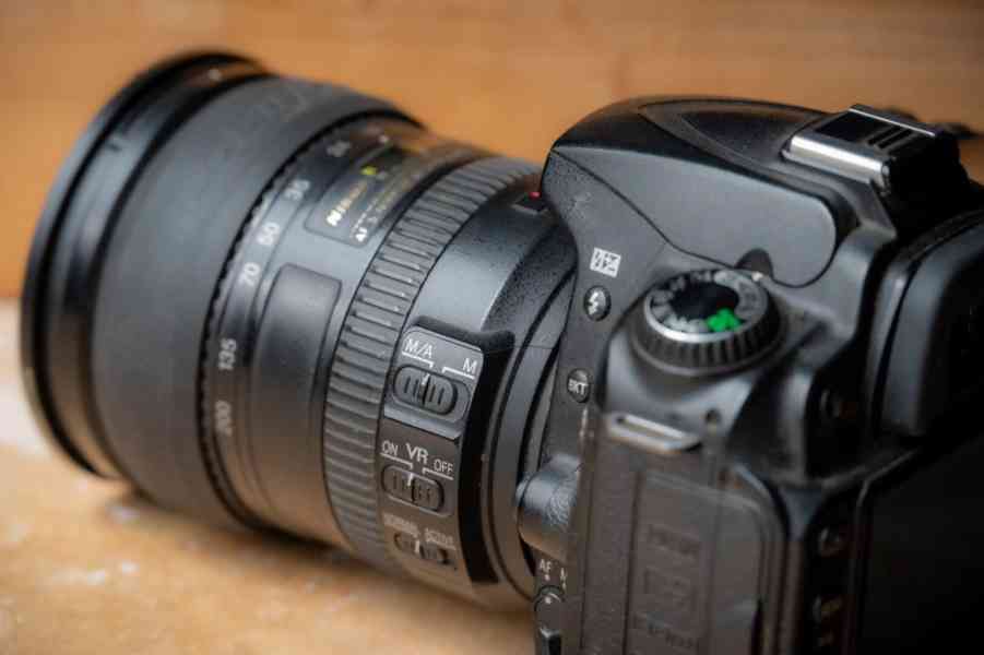 Nikon D90 + objektiv 18-200 mm - foto 4