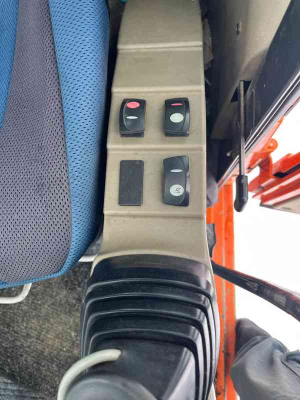 Kolové rypadlo CASE WX145 (Možnost leasingu) - foto 7