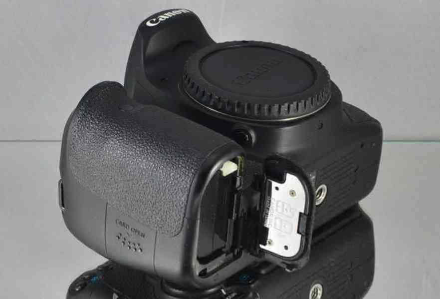 Canon EOS 60D **18 Mpix CMOS*5,3 sn./sec*Full HDV* 70300 exp - foto 5