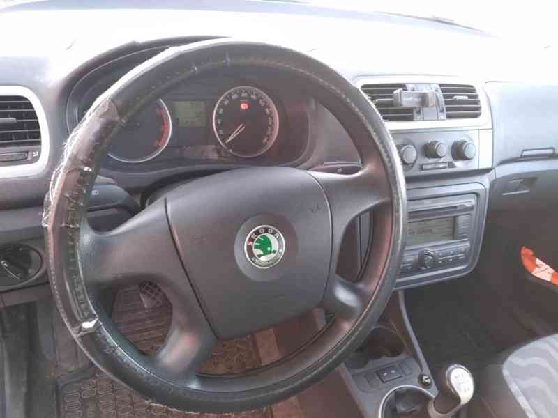 ŠKODA ROOMSTER 1.4 16B STYLE ČR,SERVISKA - foto 16